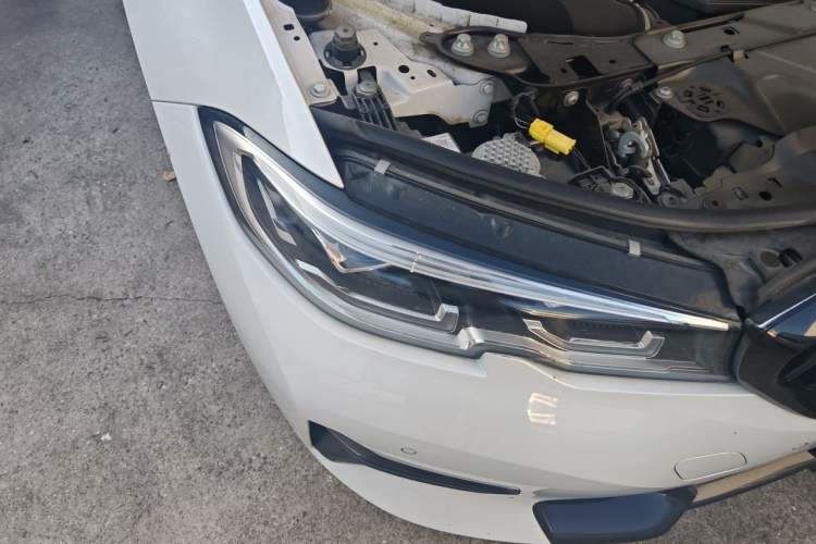 Used BMW 3 Series 2021 320i Sport Package Right Front Headlight