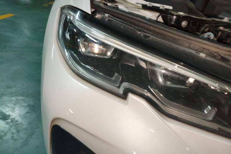 Used BMW 3 Series 2021 Second Facelift 325Li M Sport Night Edition Package Right Front Headlight