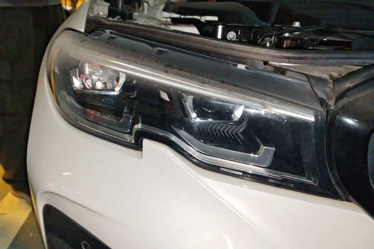 Used BMW 3 Series 2021 Second Facelift 325i M Sport Night Edition Package Right Front Headlight