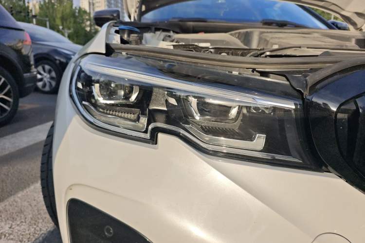 Used BMW 3 Series 2021 Second Facelift 325Li M Sport Night Edition Package Right Front Headlight