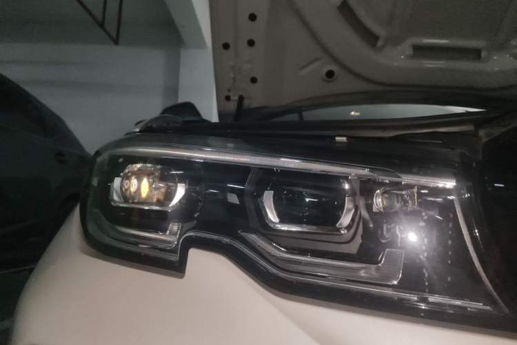 Used BMW 3 Series 2021 325i M Sport Night Edition package Right Front Headlight