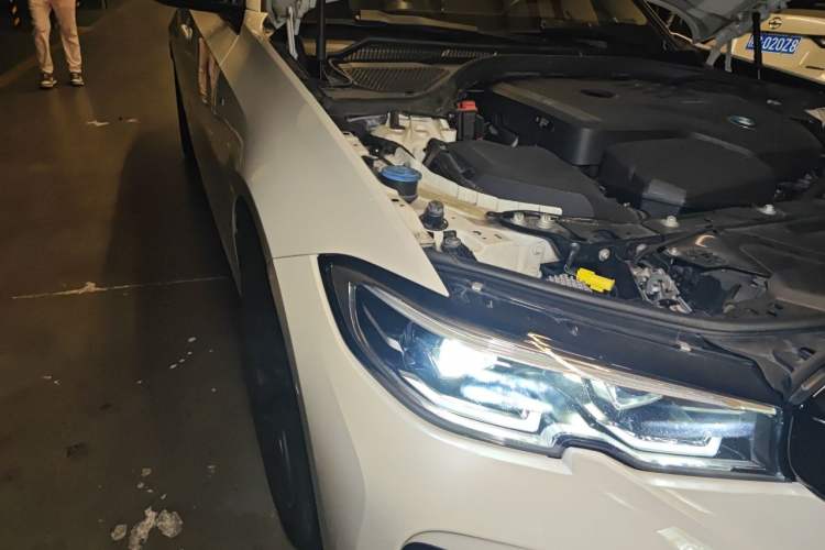 Used BMW 3 Series 2021 Restyled 325i M Sport Night Edition Package Right Front Headlight