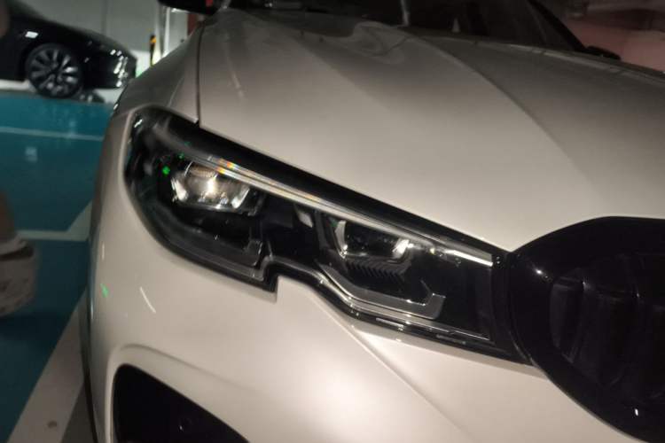 Used BMW 3 Series 2021 Restyled 325i M Sport Night Edition Package Right Front Headlight