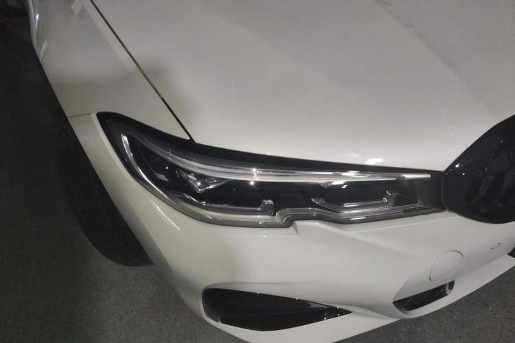 Used BMW 3 Series 2021 Second Facelift 325i M Sport Night Edition Package Right Front Headlight