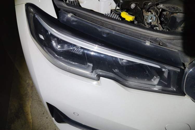 Used BMW 3 Series 2021 320i Sport Package Right Front Headlight