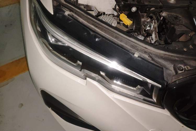Used BMW 3 Series 2021 325Li M Sport Shadowline Package Right Front Headlight