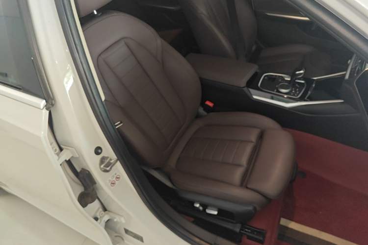 Used BMW 3 Series 2021 320Li M Sport Package Right Front Seat