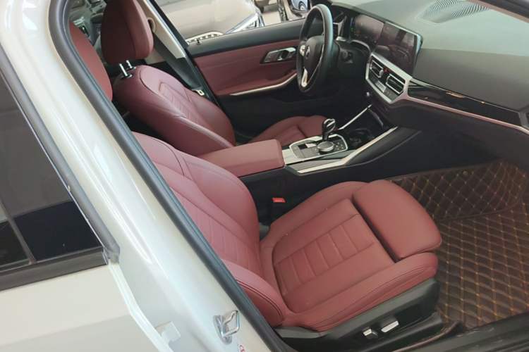 Used BMW 3 Series 2021 320i Sport Package Right Front Seat