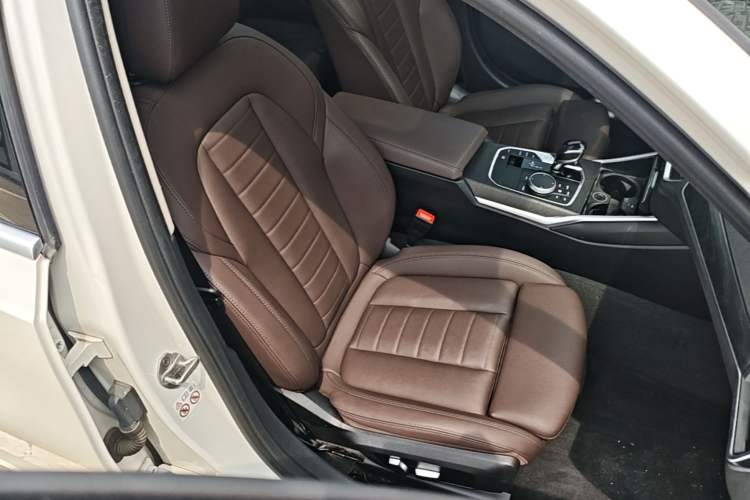 Used BMW 3 Series 2021 325i M Sport Package Right Front Seat