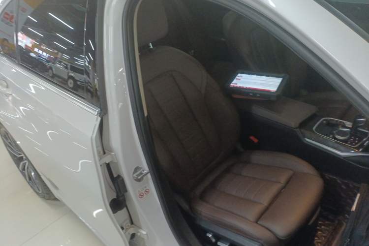Used BMW 3 Series 2021 Restyled 325Li M Sport Package Right Front Seat