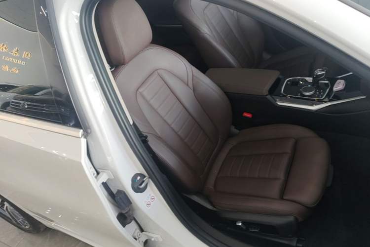 Used BMW 3 Series 2021 Second Facelift 320Li M Sport Package Right Front Seat