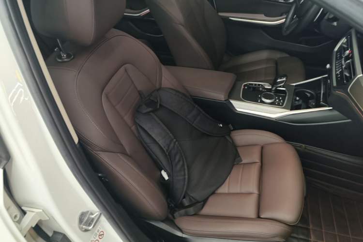 Used BMW 3 Series 2021 325i M Sport Night Edition package Right Front Seat