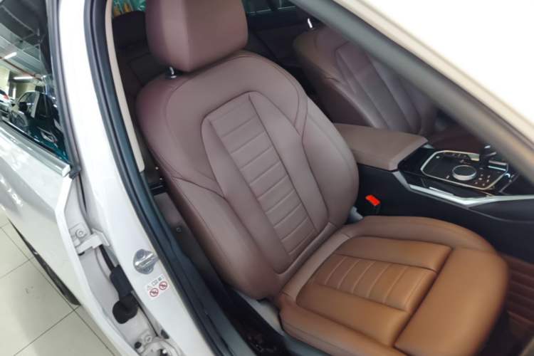 Used BMW 3 Series 2021 Facelifted 320Li M Sport Package Right Front Seat