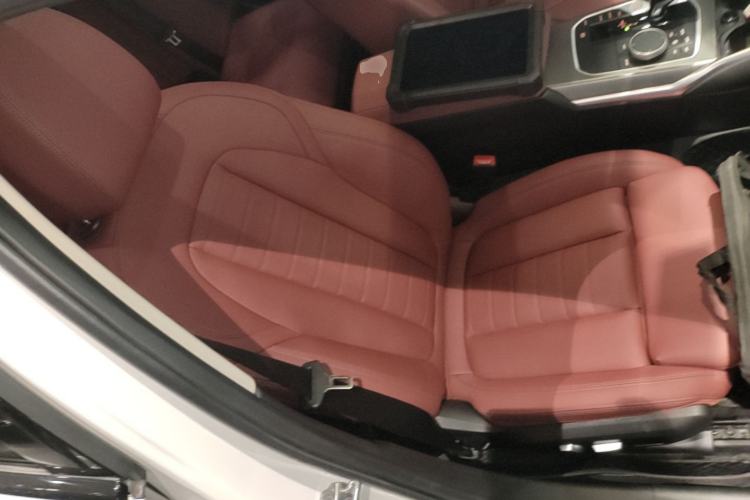 Used BMW 3 Series 2021 Second Facelift 325i M Sport Night Edition Package Right Front Seat