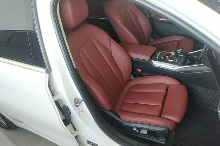 Used BMW 3 Series 2021 320Li M Sport Package Right Front Seat