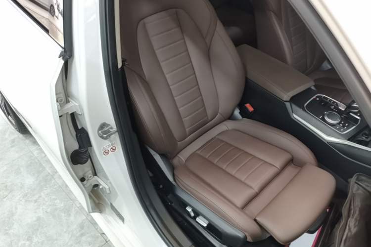 Used BMW 3 Series 2021 Restyled 325i M Sport Package Right Front Seat