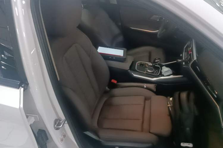 Used BMW 3 Series 2021 Second Facelift 320Li M Sport Package Right Front Seat