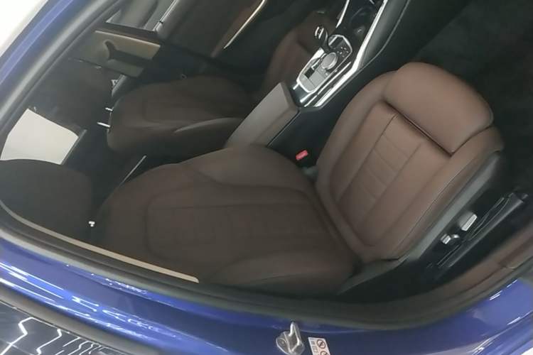 Used BMW 3 Series 2021 320Li M Sport Package Right Front Seat