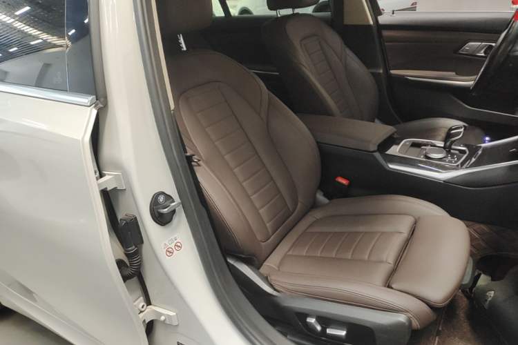 Used BMW 3 Series 2021 Second Facelift 325Li M Sport Package Right Front Seat