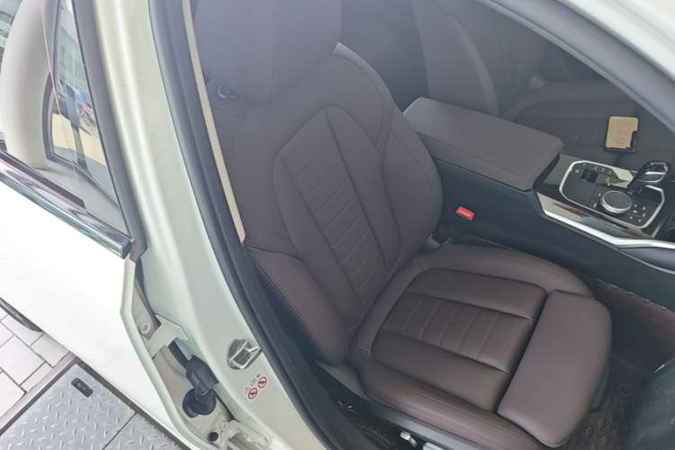 Used BMW 3 Series 2021 Second Facelift 325Li M Sport Package Right Front Seat