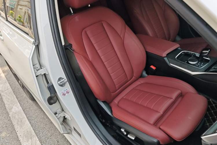 Used BMW 3 Series 2021 325i M Sport Package Right Front Seat