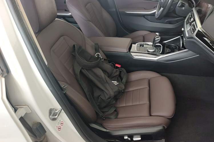 Used BMW 3 Series 2021 Facelifted 320Li M Sport Package Right Front Seat