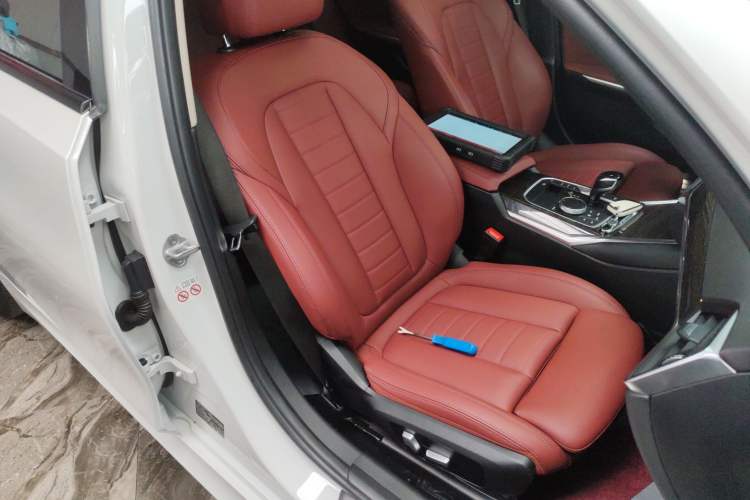 Used BMW 3 Series 2021 Restyled 325Li M Sport Package Right Front Seat