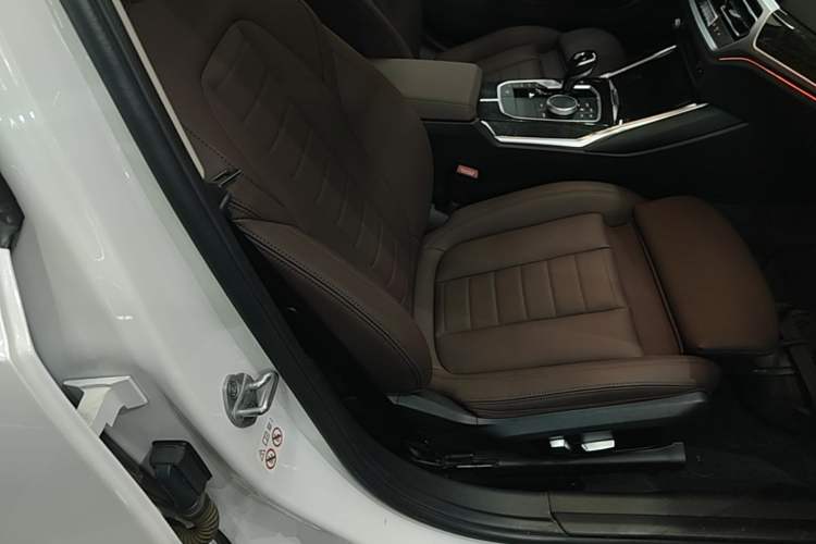 Used BMW 3 Series 2021 Restyled 325Li M Sport Package Right Front Seat