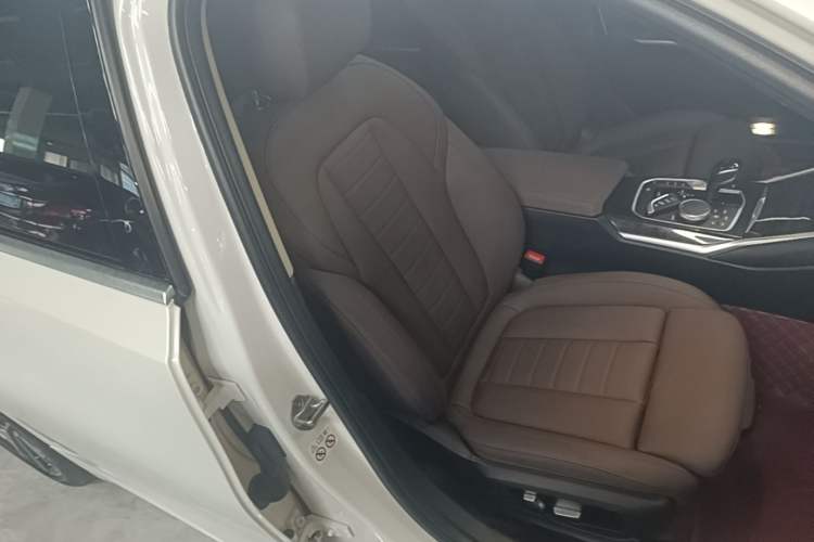 Used BMW 3 Series 2021 325Li M Sport Package Right Front Seat