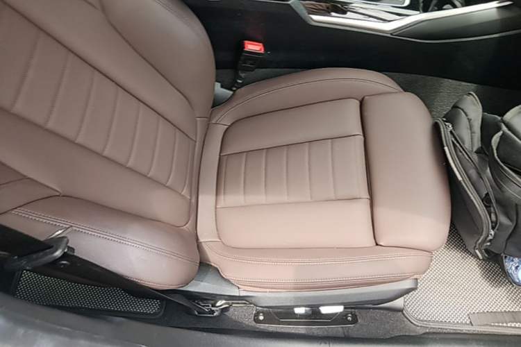 Used BMW 3 Series 2021 Facelifted 320Li M Sport Package Right Front Seat