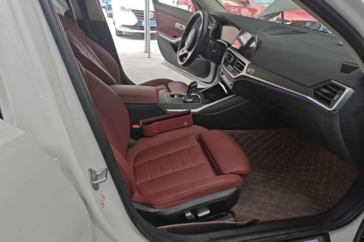 Used BMW 3 Series 2021 325i M Sport Package Right Front Seat