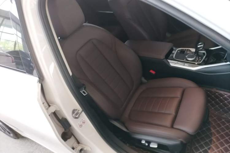 Used BMW 3 Series 2021 320Li M Sport Package Right Front Seat