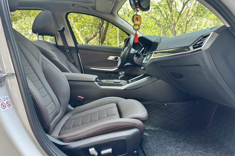 Used BMW 3 Series 2021 Restyled 325Li M Sport Package Right Front Seat