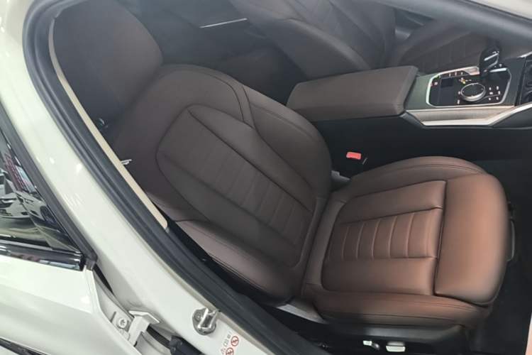 Used BMW 3 Series 2021 Second Facelift 325Li M Sport Night Edition Package Right Front Seat