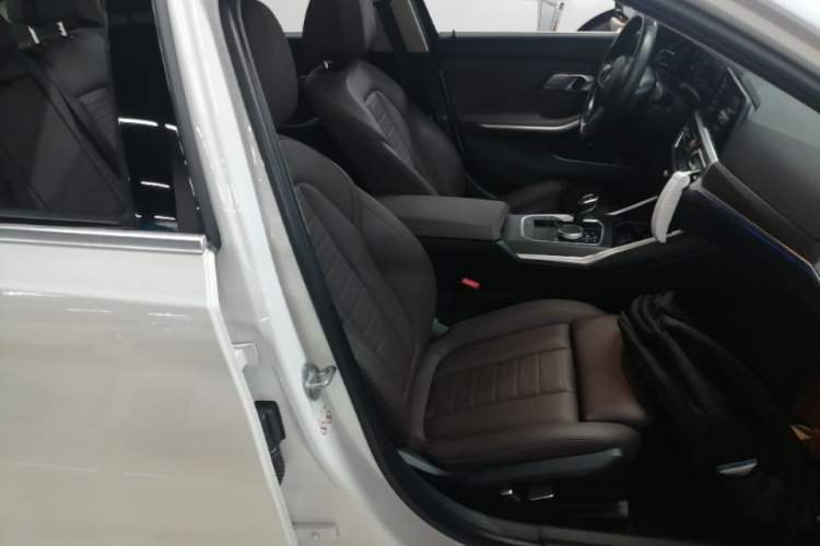 Used BMW 3 Series 2021 Second Facelift 325i M Sport Package Right Front Seat