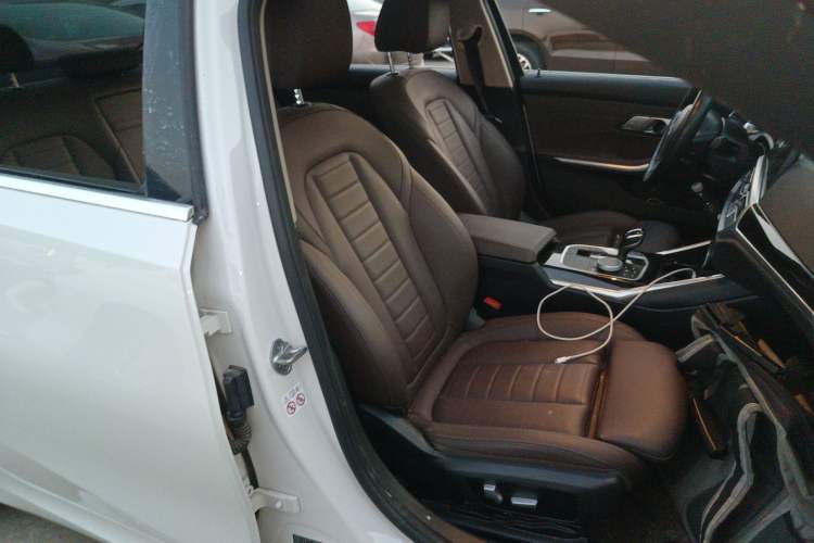 Used BMW 3 Series 2021 Facelifted 320Li M Sport Package Right Front Seat