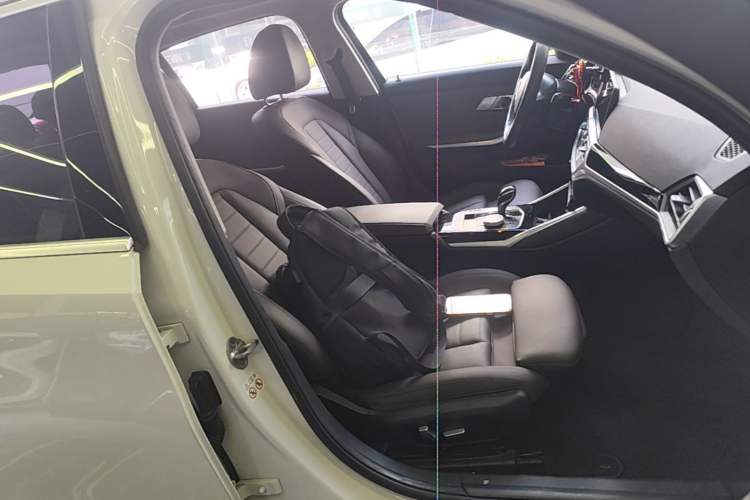 Used BMW 3 Series 2021 320Li M Sport Package Right Front Seat