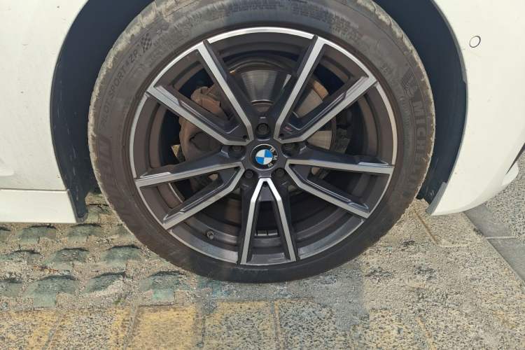 Used BMW 3 Series 2021 320Li M Sport Package Right Front Wheel Hub