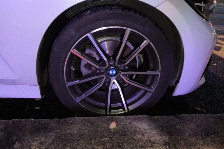 Used BMW 3 Series 2021 320Li M Sport Package Right Front Wheel Hub
