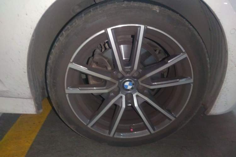 Used BMW 3 Series 2021 Restyled 325Li M Sport Package Right Front Wheel Hub