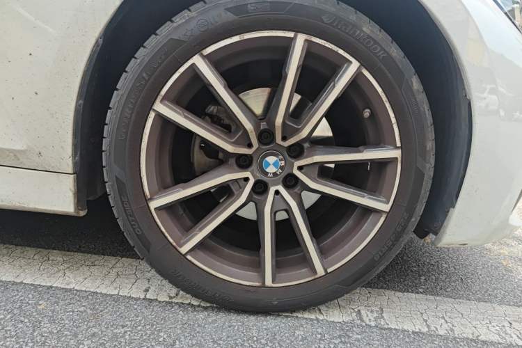 Used BMW 3 Series 2021 Facelifted 320Li M Sport Package Right Front Wheel Hub