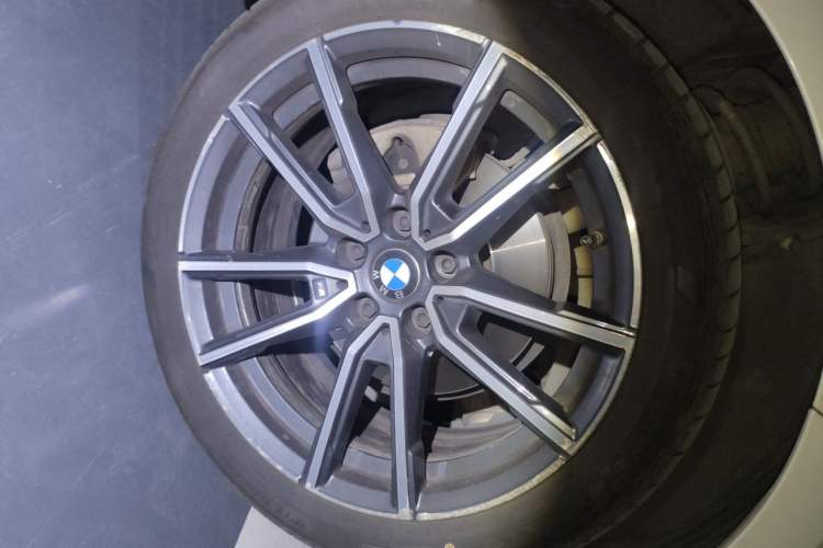 Used BMW 3 Series 2021 Facelifted 320Li M Sport Package Right Front Wheel Hub