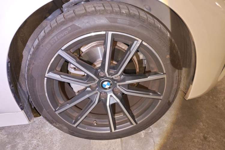 Used BMW 3 Series 2021 320Li M Sport Package Right Front Wheel Hub