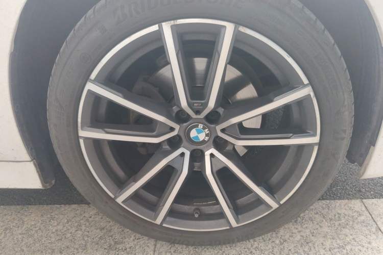Used BMW 3 Series 2021 Second Facelift 320Li M Sport Package Right Front Wheel Hub