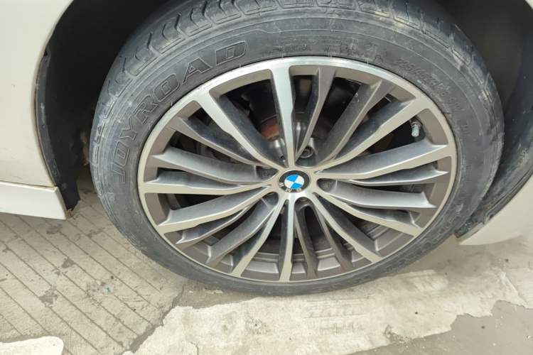 Used BMW 3 Series 2021 Restyled 320i Sport Package Right Front Wheel Hub
