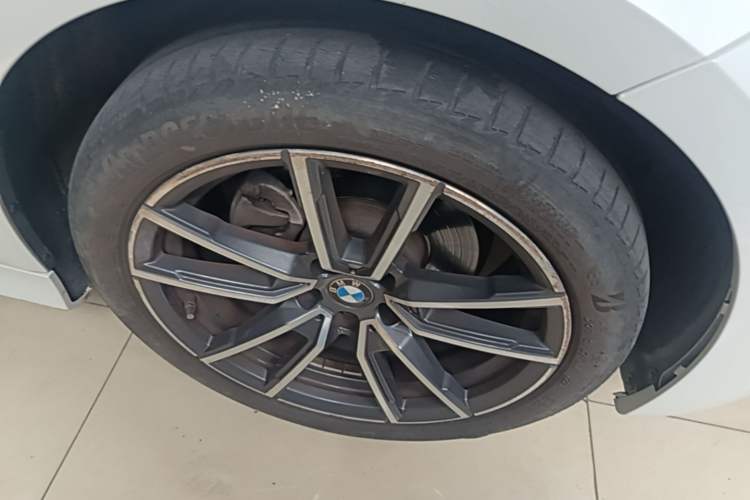 Used BMW 3 Series 2021 Facelifted 320Li M Sport Package Right Front Wheel Hub