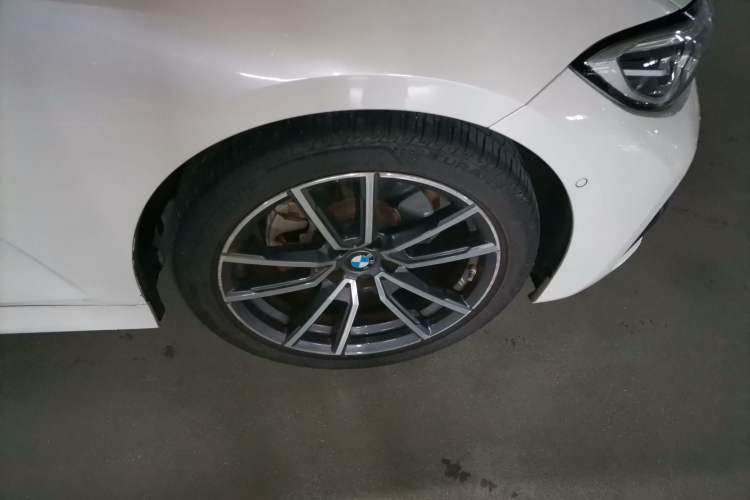 Used BMW 3 Series 2021 320Li M Sport Package Right Front Wheel Hub
