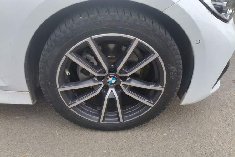 Used BMW 3 Series 2021 Restyled 325Li M Sport Package Right Front Wheel Hub
