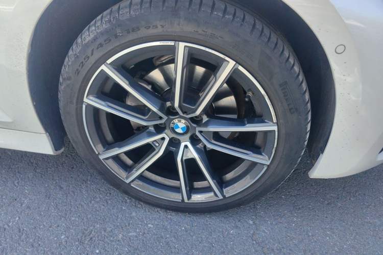 Used BMW 3 Series 2021 Restyled 325Li xDrive M Sport Package Right Front Wheel Hub