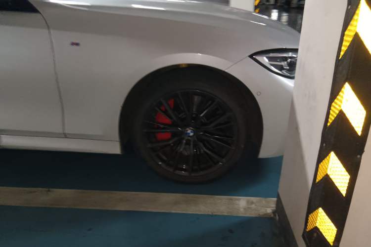 Used BMW 3 Series 2021 Facelifted 325Li M Sport Night Edition Package Right Front Wheel Hub